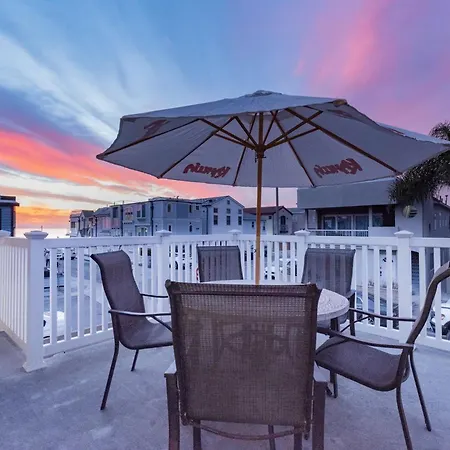 Spacious 4Br W- Oceanview Balcony Bbq Steps To Sand By Beachview Rentals